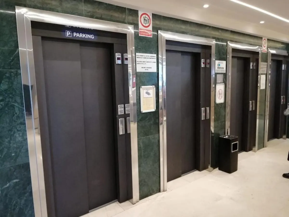 דירה פואנגירולה Central Front Line Studio & Free Parking At Hotel