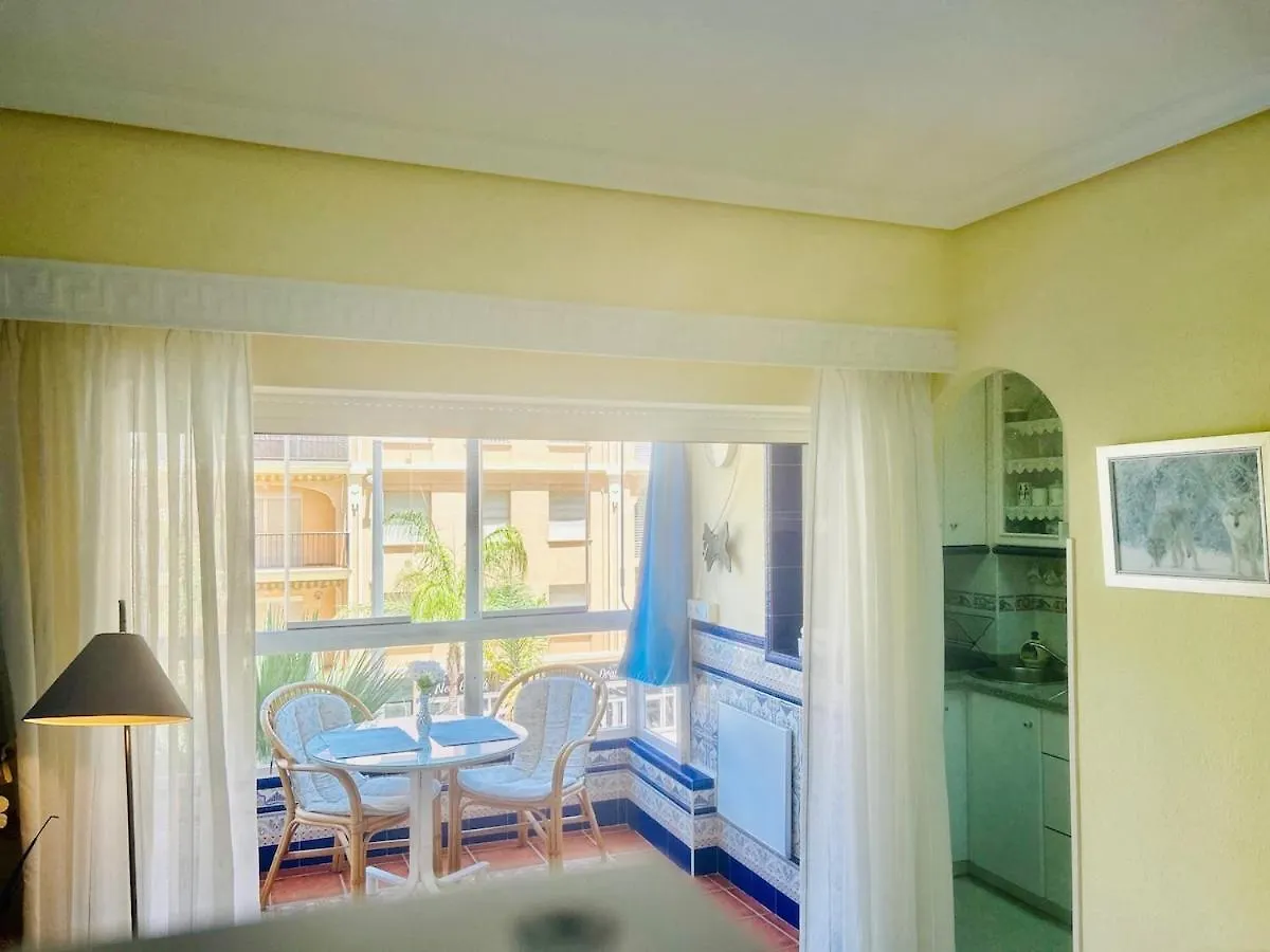 דירה פואנגירולה Central Front Line Studio & Free Parking At Hotel