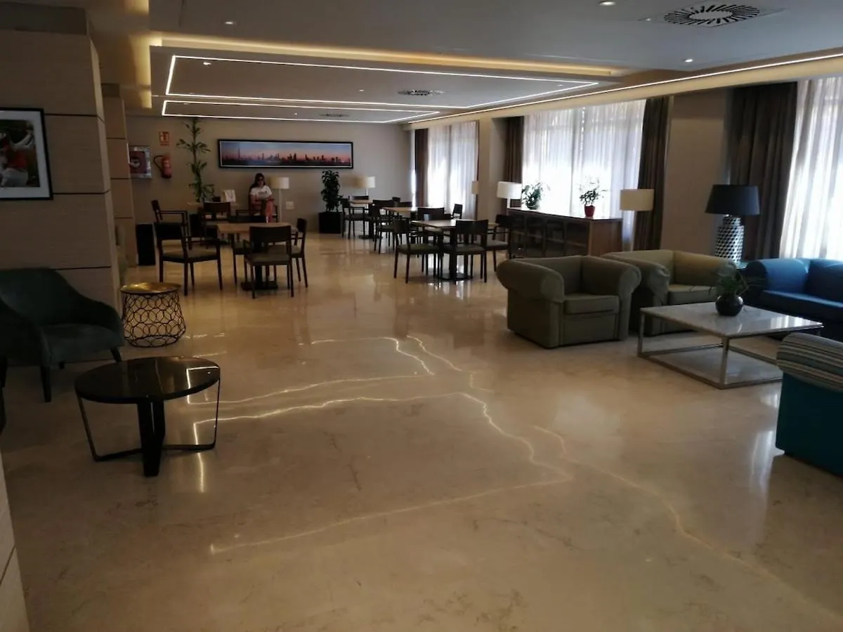 פואנגירולה Central Front Line Studio & Free Parking At Hotel דירה