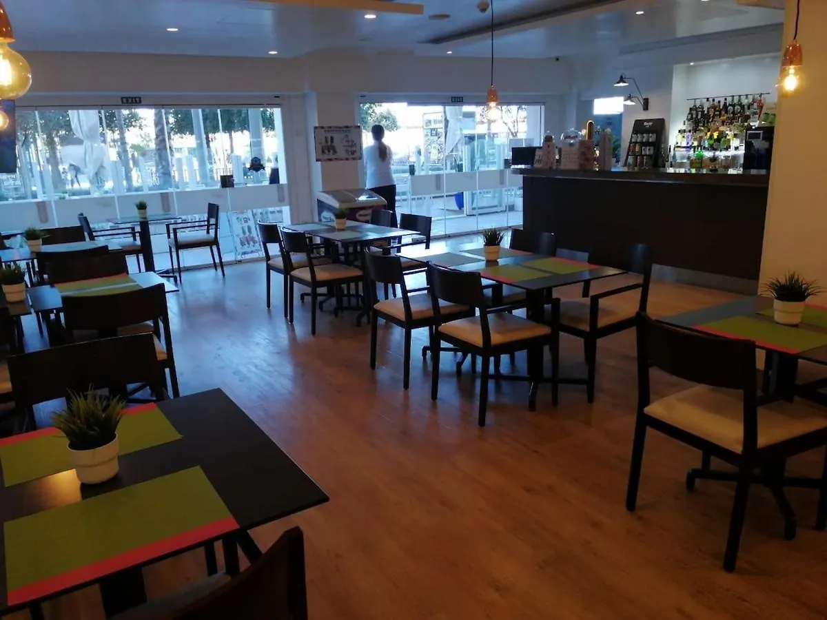 דירה פואנגירולה Central Front Line Studio & Free Parking At Hotel