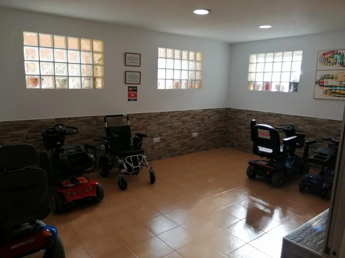 פואנגירולה Central Front Line Studio & Free Parking At Hotel ספרד