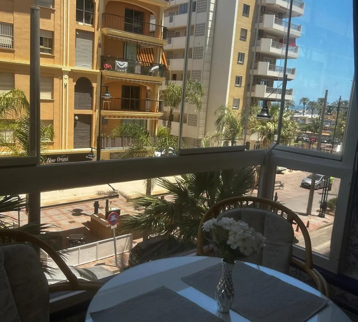 דירה פואנגירולה Central Front Line Studio & Free Parking At Hotel ספרד