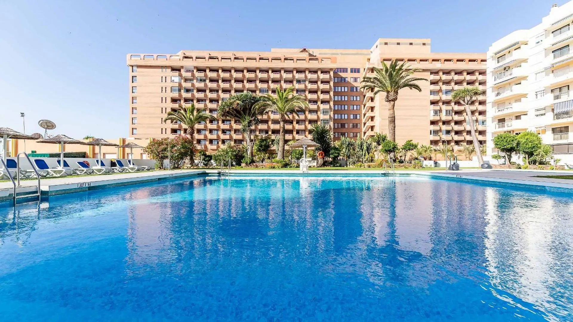 Central Front Line Studio & Free Parking At Hotel Fuengirola