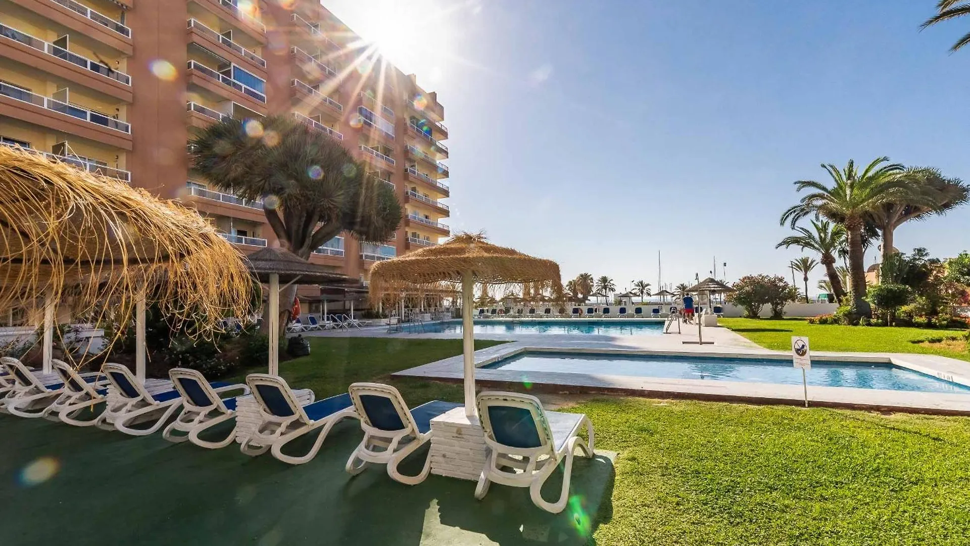 Central Front Line Studio & Free Parking At Hotel Fuengirola 0*,