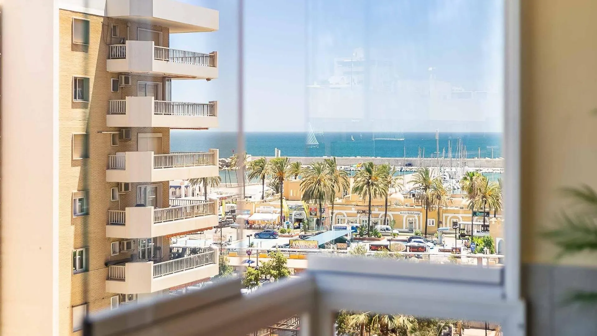 Central Front Line Studio & Free Parking At Hotel Fuengirola Ισπανία